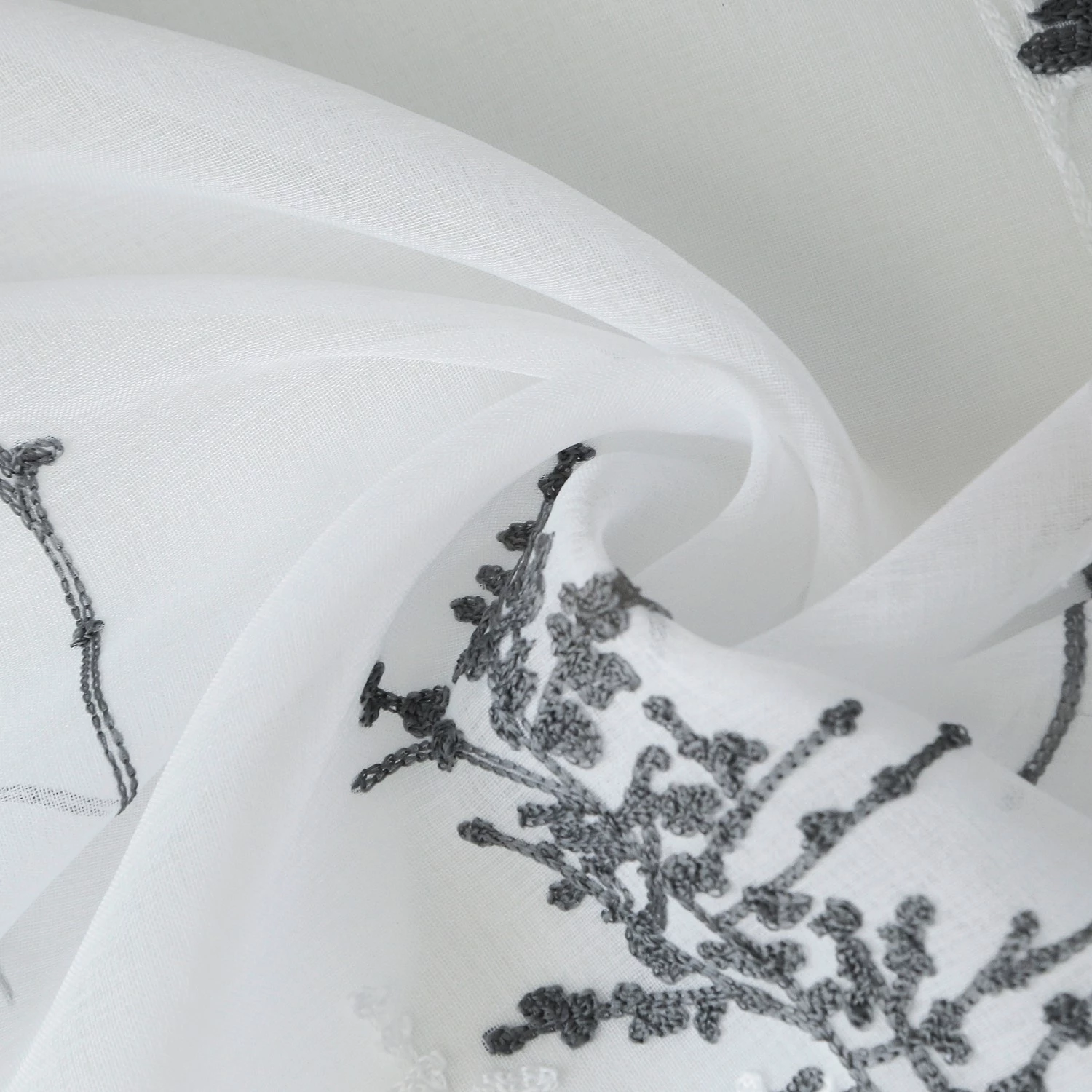 Gerster Ösenschal Sepp - Polyester - Anthrazit 6 Gerster Ösenschal Sepp - Polyester - Anthrazit – Bild 4