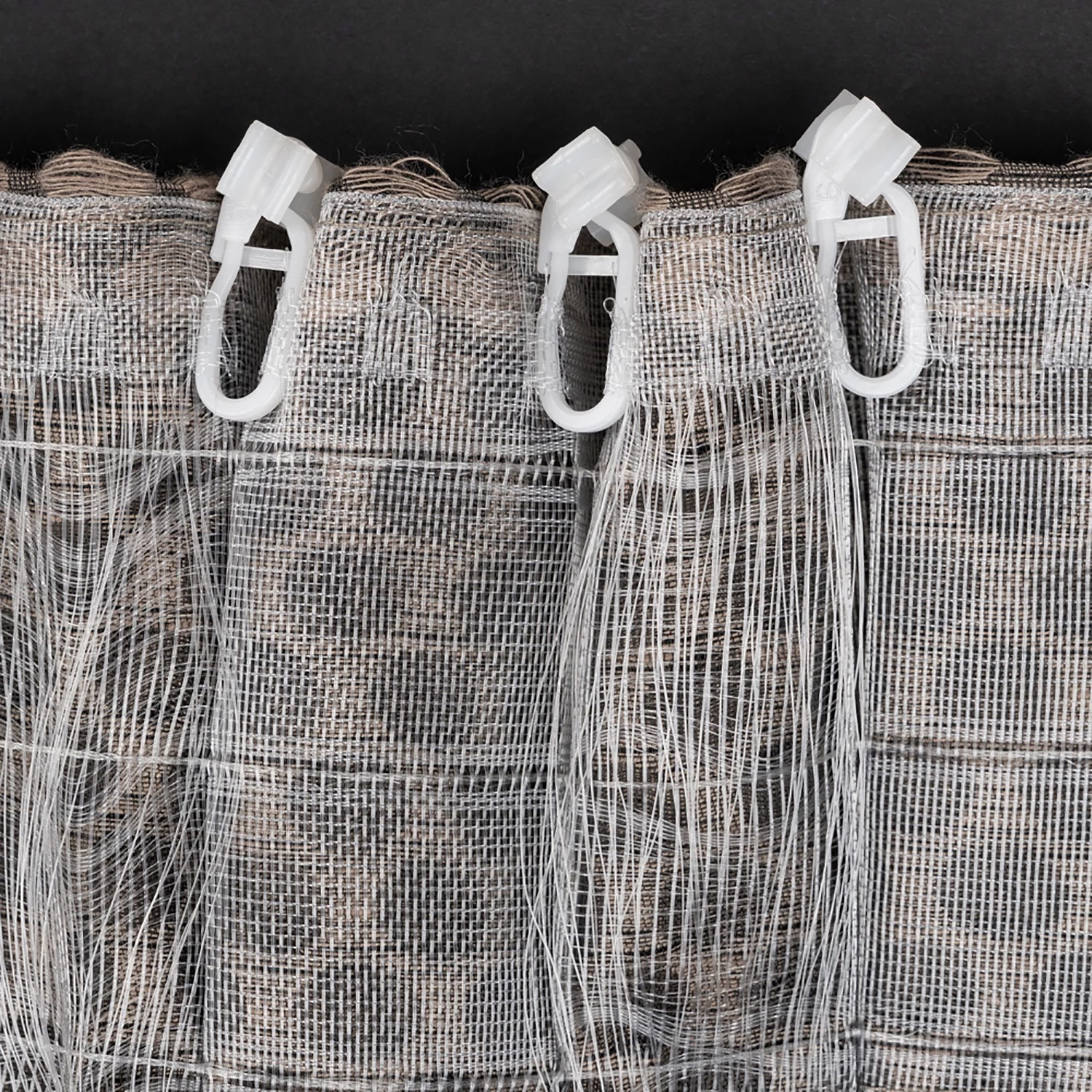 Mydeco Schlaufenschal Dot - Polyester - Taupe - 245 x 135 cm 13 Mydeco Schlaufenschal Dot - Polyester - Taupe - 245 x 135 cm – Bild 11