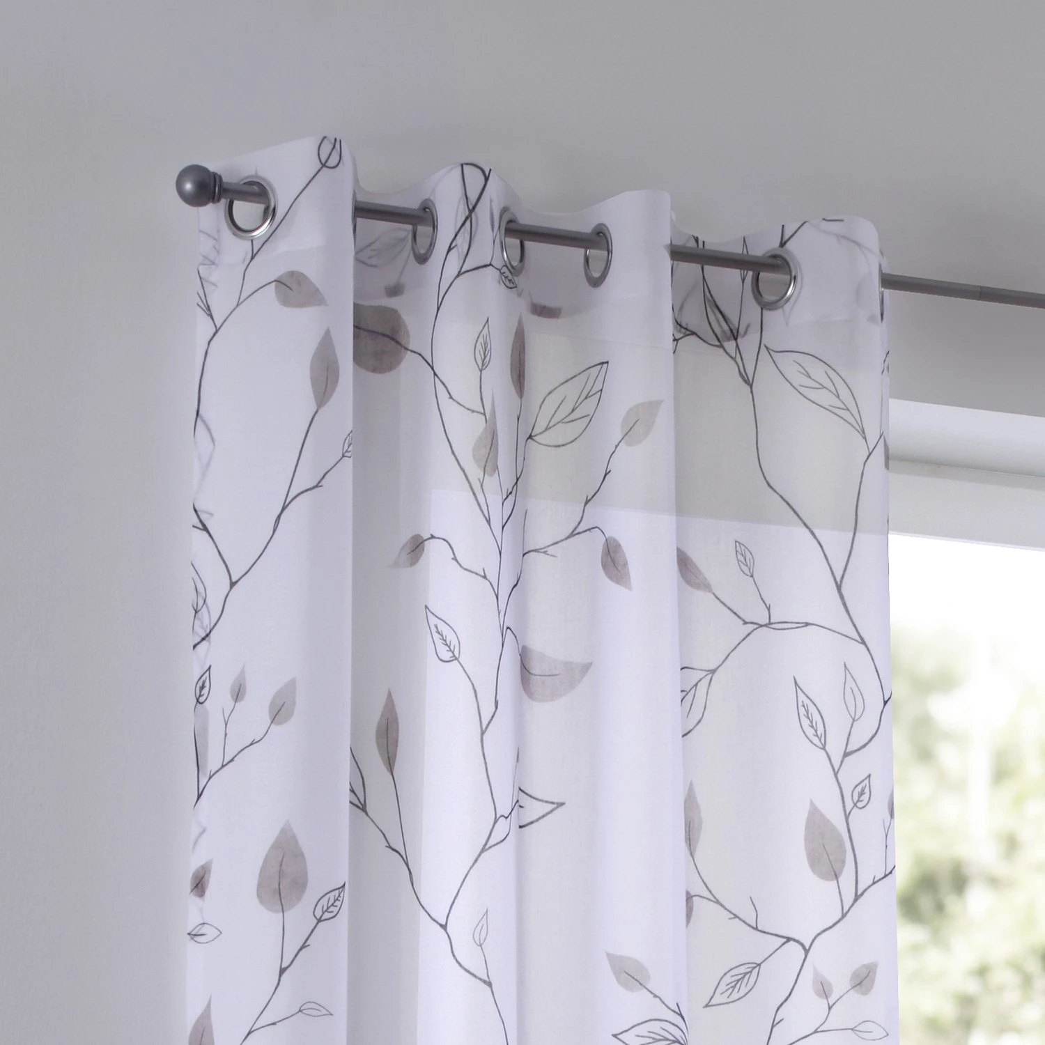 Kutti Ösenschal Bonnie - Polyester - Weiß / Grau - 135 x 145 cm 6 Kutti Ösenschal Bonnie - Polyester - Weiß / Grau - 135 x 145 cm – Bild 4