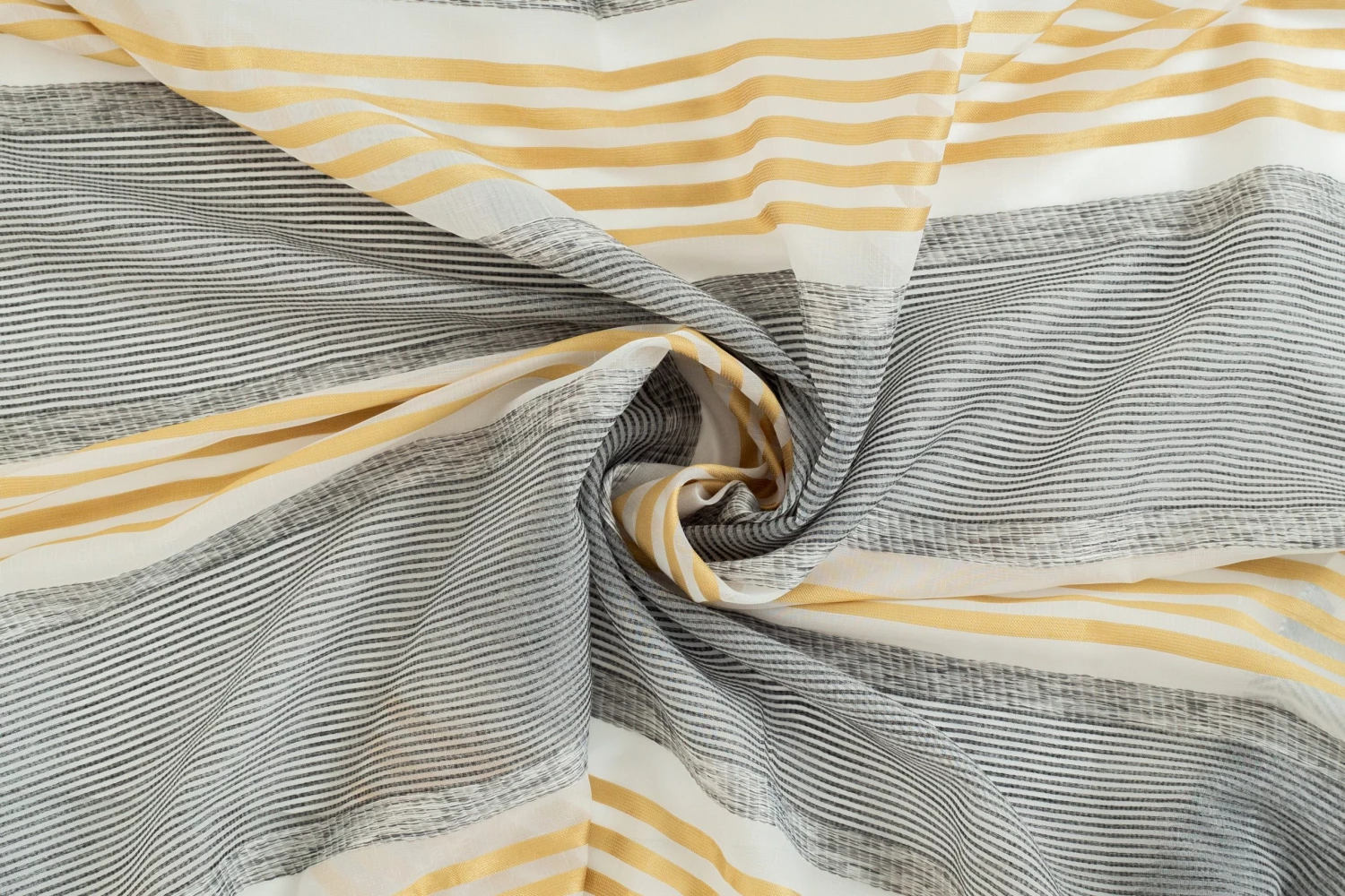 Indes Fuggerhaus Gardine safran grau | streifen 4 Indes Fuggerhaus Gardine safran grau | streifen – Bild 2